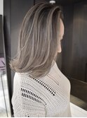 冬のバレイヤージュ/アッシュグレージュ/ハイライト/くびれボブ