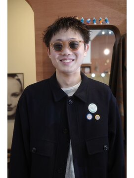 エディ(Edy) スパイキーショート刈り上げニュアンスパーマメンズ眉毛カット