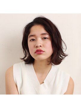 クラップス 横須賀中央店(CLAPS) 白コーデに洗練された上品さを漂わす