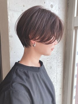 ヌイ 横浜(nui) 丸みハンサムマッシュショート_黒髪小顔オリーブグレー