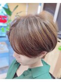 とろみカラーでくびれ耳かけショート