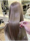 ハイトーングレージュ