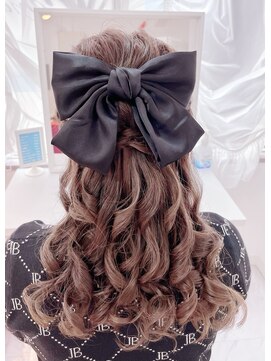 アマレット 東京駅八重洲店(amaretto) 編み込みボリューム巻きハーフアップ