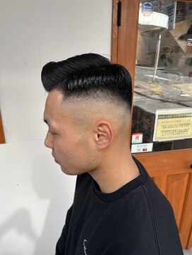 ヘアーラボ ハチ(HAIR LABO HACHI) フェードカット　サイドパート