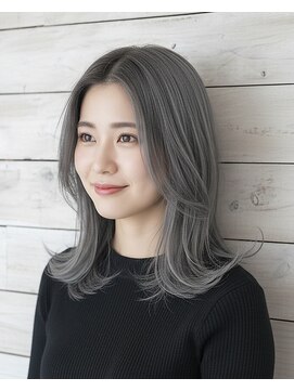 ファミエス(fumies.) クールアッシュグレーセミロング