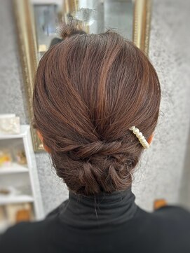 ララ(LalA) シニヨン