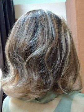 プラザサロン 辰巳台店 40代50代くびれ外ハネミディ