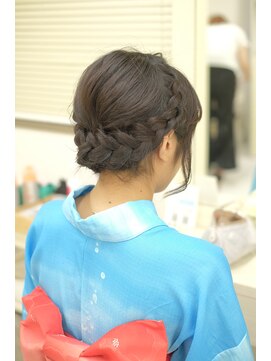 浴衣にぴったり編み込みアップ L リサ 恵比寿 Risa のヘアカタログ ホットペッパービューティー