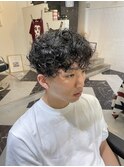 かき上げヘアショートレイアーくせ毛風パーマコンマヘア