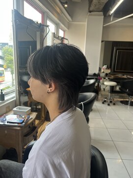 アイズ 海老名(AIZU) シースルーウルフ インナーカラー 韓国風ウルフ