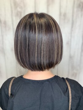 アイズ 本厚木(AIZU) 白髪ぼかしハイライト　ボブ