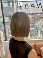 ニール(Neal)&nbsp;【Neal 新宿/西新宿】　ミルクティベージュ〈SAKU〉