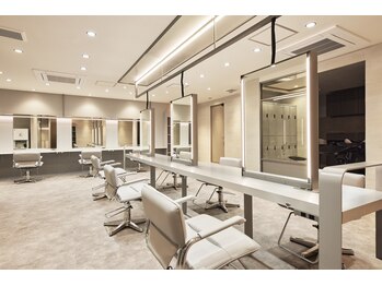 La fith hair lily 加古川店【ラフィス ヘアー リリー】