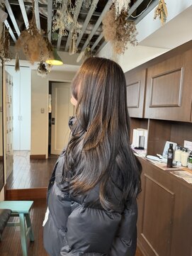 ジル ヘアデザイン ナンバ(JILL Hair Design NAMBA) レイヤーカット/グレージュカラー/透明感カラー/暗めカラー