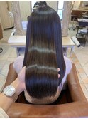 触れたくなるツヤ髪へ♪自然な仕上がりのマジカルストレート