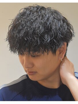 フリーク バーバーショップ 都島店(FREAK BARBER SHOP) 黒髪縦落ちツイストスパイラルパーマモテマッシュ