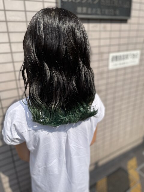 毛先グリーンの裾カラー