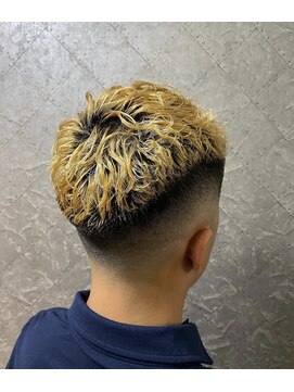 トラッド(TRAD) 金髪アイパースタイル