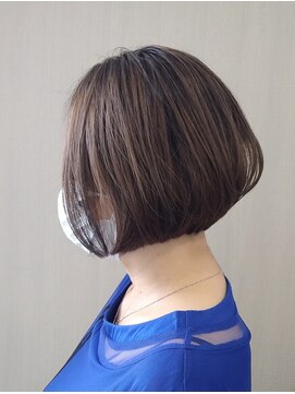 ロメリ(Romeri) ケアブリーチダブルカラー前下がりボブ/30代/40代/50代/出口博一