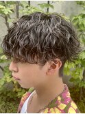 波巻きスパイラルパーマメンズマッシュツーブロックメンズパーマ