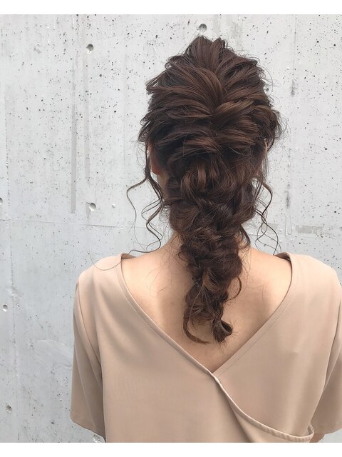 ヘアアレンジ：ロングのもこもこ編み下ろし 結婚式お呼ばれ