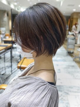 アフロート ルヴア(AFLOAT RUVUA) みねスタイル♪ 似合わせ ショート ボブ 20代 30代 小顔 新宿