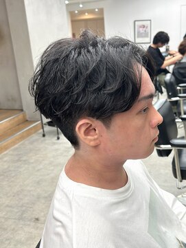 ラヴィズムバイフィフス(LUVISM by fifth) センターパート毛流れニュアンスパーマカルマパーマ/新潟駅