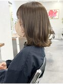 *くびれ鎖骨レイヤーボブくすみベージュ*