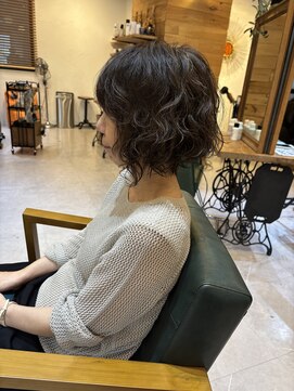 チリンバイロストシティー(Chillin by LOSTCITY) ショートボブ×パーマ