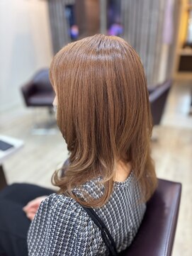 トレセッテ(tre sette) 明るめベージュカラー/ミディアムレイヤースタイル