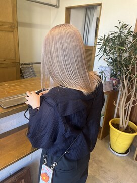 ニクスフリー(nix free) ホワイトベージュミルクティーベージュハイトーンブリーチ20代