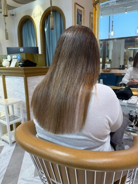 ロンドアベニール 北千住(Lond avenir) オリーブグレー/韓国風巻き/レイヤーカット/髪質改善/縮毛矯正