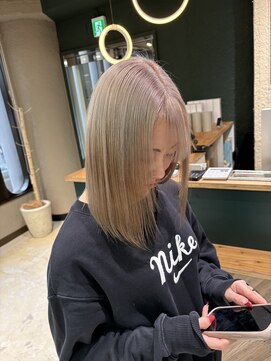 エイト 難波店(EIGHT namba) ホワイトベージュ/髪質改善/ブリーチ/ハイトーン　店長　山本
