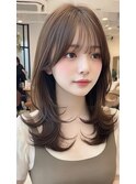 ハッシュカットミディアムレイヤーくびれヘアダークグレー