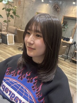 トット(tot.) ミディアムレイヤー×アッシュブラウン