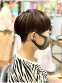 2ブロ刈り上げ女子