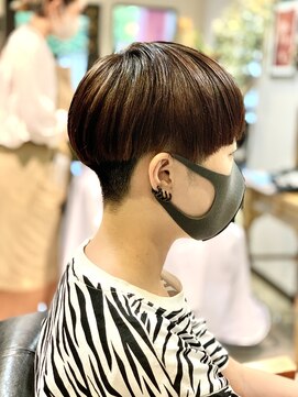 キートス(Kiitos) 2ブロ刈り上げ女子