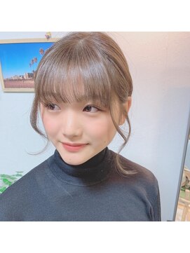 ビーチ(Beach) くくっても可愛いおくれ毛