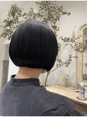 透明感ブラック コンパクトボブ