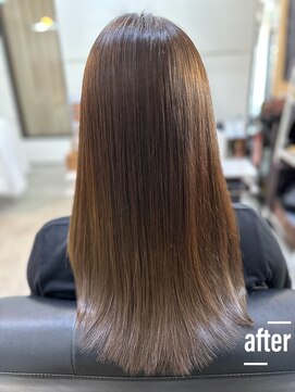 アキコ(AKIko) お手入れ簡単しかも艶々のストレートヘア20代/30代/40代