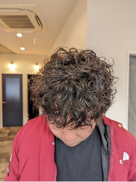 ルレ 本山(Relais) 刈り上げスパイスパーマスタイル