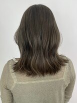 アイティー バイ アルバム 浦和店(IT by ALBUM)&nbsp;くびレイヤーグレージュカラーカーキベージュ_ba482231