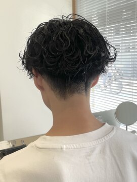 ネオリーブウリ 二子玉川店(Neolive uri) ベリーショートウルフアッシュブラックカルマパーマ【二子玉川】