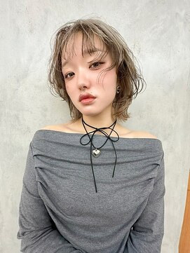 リアン(Lien) ショート/ブリーチ/イエローベージュ