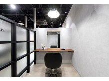アンドウェーブ 千葉船橋店(and wave.)の雰囲気（個室空間でくせ毛を隠すから活かす人生に転換!【船橋/京成船橋】）