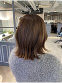 ベージュイルミナカラー伸ばしてる外ハネスタイル赤羽美容院