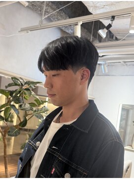 ウノプリールヴァモス(unopulir Vamos) センターパート刈り上げショート短め