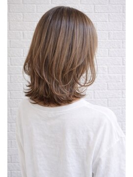 アンディー(&dy) くびれレイヤー×ベージュ髪質改善トリートメント