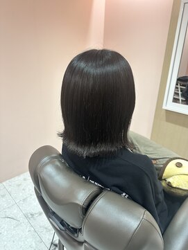 ルーム シンサイバシ(room shinsaibashi) 透明感ダークカラー外ハネスタイル