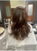透明感ベージュ×くびれセミロング
